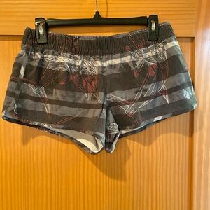 Salt Life Women’s Boardshorts Black/Gray Fish  2.5” Inseam Size S